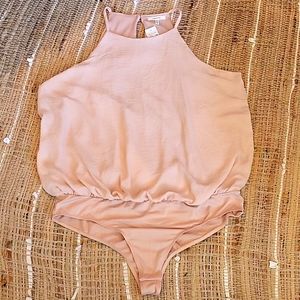 NWT High Neck Sleeveless Bodysuit size 0X, Rose Mist from Maurices!